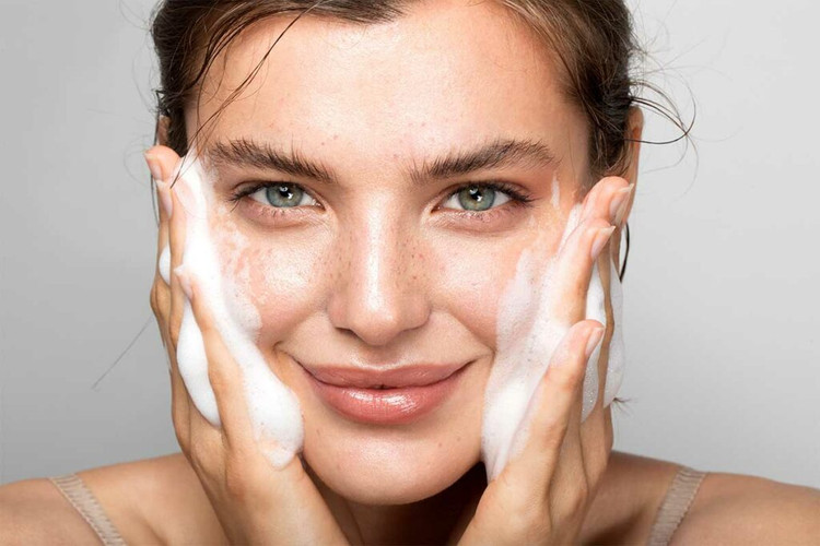 ژل شستشوی صورت درخت چای ویتابلا (VitaBella Tea Tree Face Wash Gel) 300 میلیلیتر